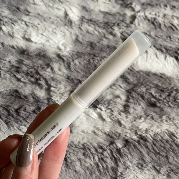 🌟NWT! Ulta Beauty Translucent Color Enhancing Lip Primer - Picture 3 of 3